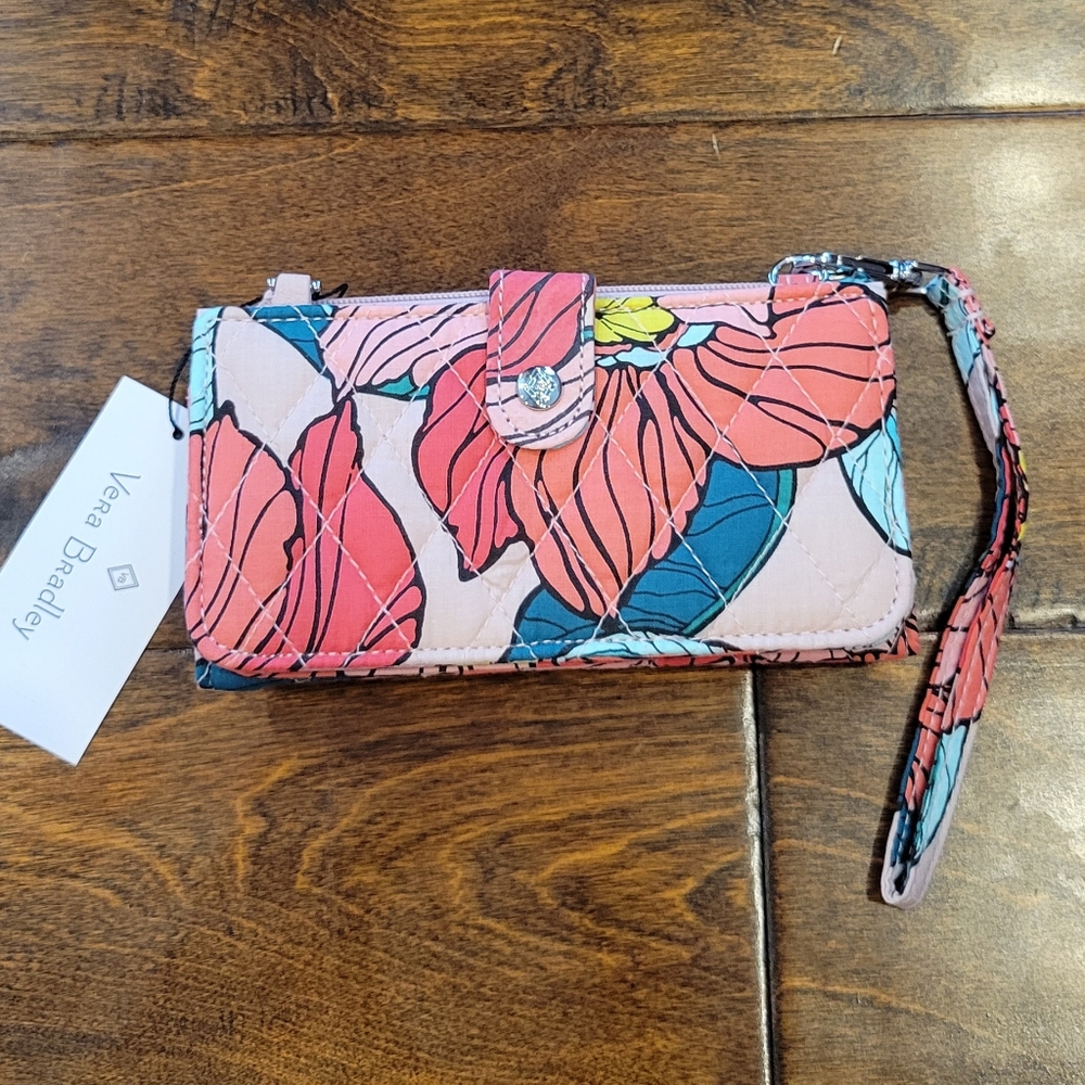 NWT Vera Bradley Smartphone Wristlet in Vintage Floral
